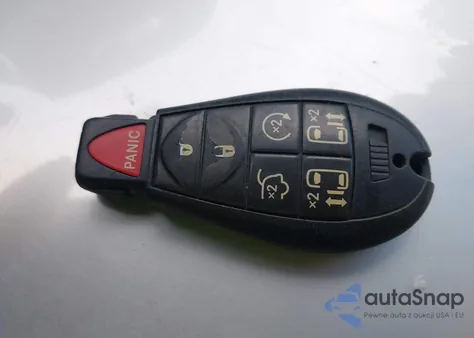 2011 Chrysler Town & Country Touring-L z USA, uszkodzony, nr VIN 2A4RR8DG4BR747543